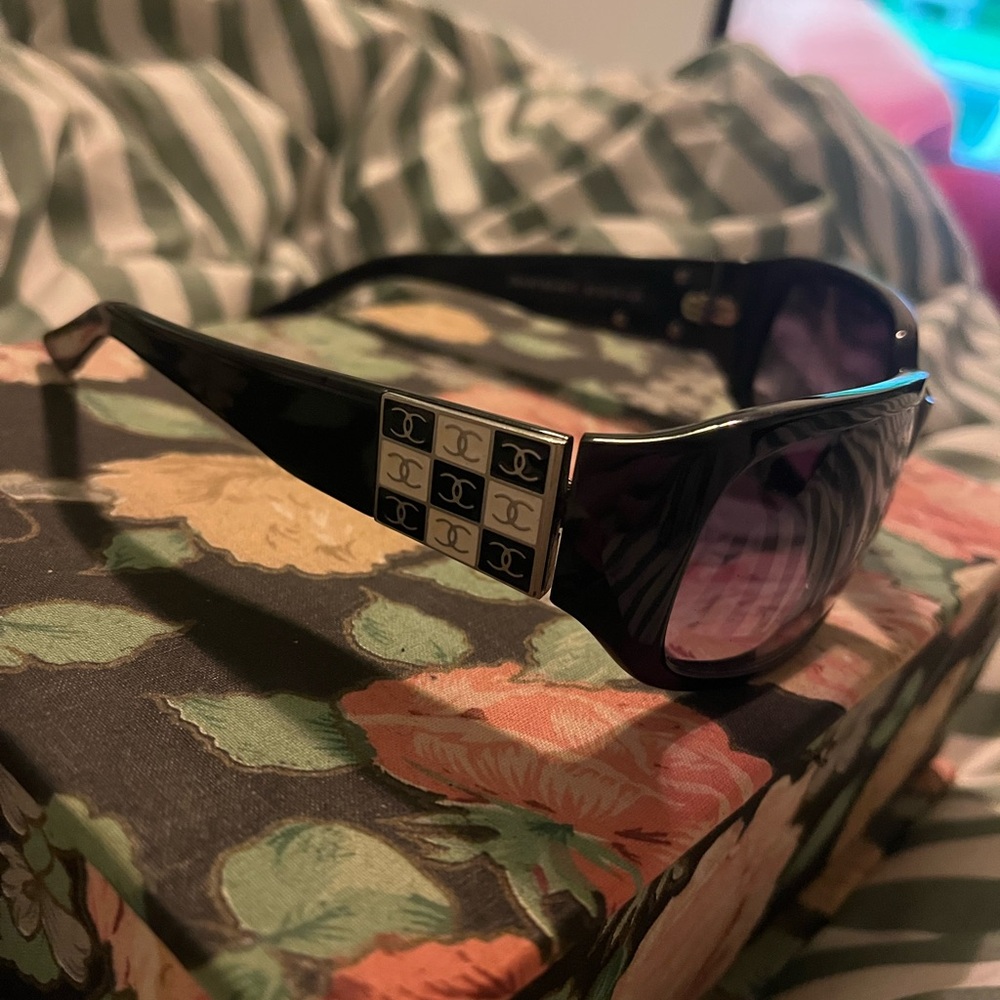 CHANEL sunglasses - Picture 4 of 6